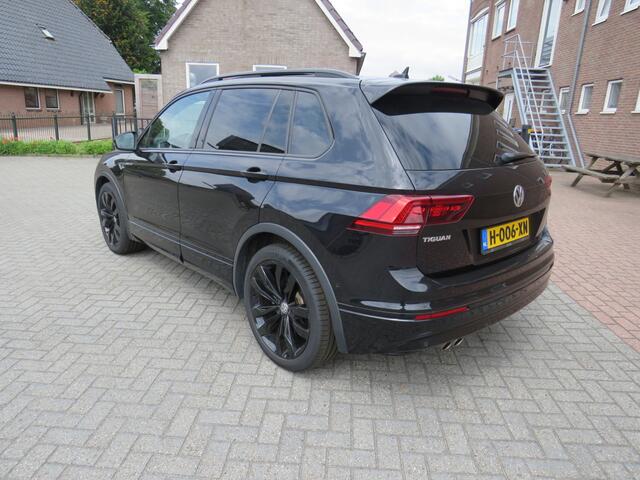 Volkswagen TIGUAN 1.5 TSI 150Pk DSG Highline Bns R-Line * Rijklaarprijs incl. garantie * Pano-Dak * Camera * Led * Electr. A-Klep * Keyless *