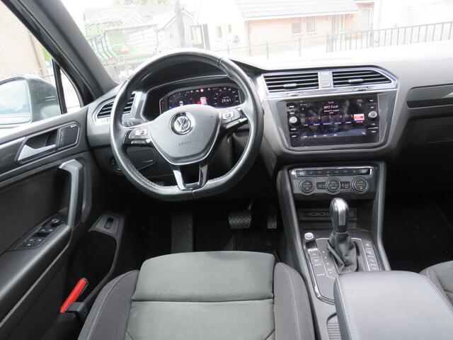 Volkswagen TIGUAN 1.5 TSI 150Pk DSG Highline Bns R-Line * Rijklaarprijs incl. garantie * Pano-Dak * Camera * Led * Electr. A-Klep * Keyless *