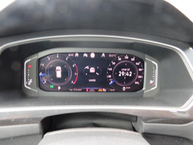 Volkswagen TIGUAN 1.5 TSI 150Pk DSG Highline Bns R-Line * Rijklaarprijs incl. garantie * Pano-Dak * Camera * Led * Electr. A-Klep * Keyless *