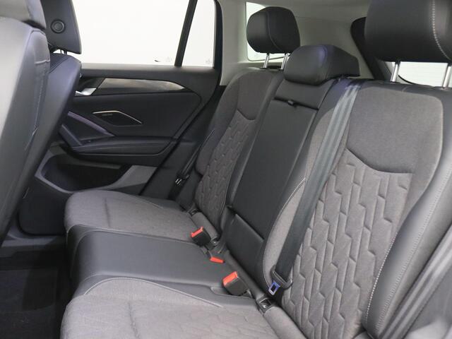 Volkswagen TIGUAN 1.5 eTSI Life Edition 130PK DSG Trekhaak, Head-Up Display, 360gr. Camera, Navi, Keyless, Side Assist, Elektr. Achterklep, Stoel-Stuurverwarming, Voorruitverwarming, 17" LM Velgen
