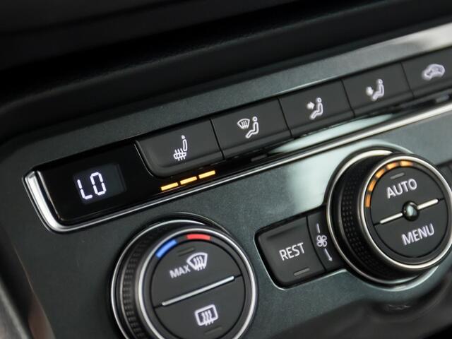 Volkswagen TIGUAN 1.4 TSI 4Motion R-Line Sport 150Pk Automaat (VIRTUAL COCKPIT, APPLE CARPLAY, GROOT NAVI, 360 CAMERA, ALCANTARA, KEYLESS, SPORTSTOELEN, STOELVERWARMING, GETINT GLAS, ELEK ACHTERKLEP, NIEUWSTAAT)