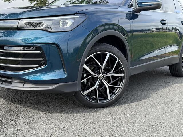 Volkswagen TIGUAN 1.5 TSI eHybrid 150 kW Elegance | Harman/Kardon | Massage stoelen | Trekhaak | Panoramadak | IQ Matrix led | Apple Carplay/Android Auto | 360 camera |