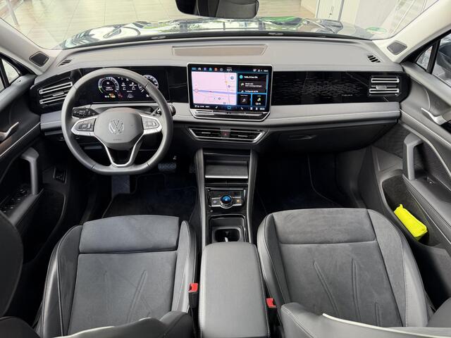 Volkswagen TIGUAN 1.5 TSI eHybrid 150 kW Elegance | Harman/Kardon | Massage stoelen | Trekhaak | Panoramadak | IQ Matrix led | Apple Carplay/Android Auto | 360 camera |