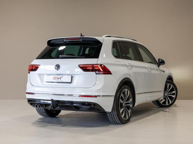 Volkswagen TIGUAN 1.5 TSI ACT R-Line Highline / 150pk / Panorama dak / Trekhaak / NAP / Stoelverwarming / Voorruit verwarming /