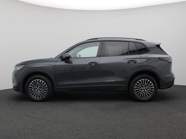 Volkswagen TIGUAN 1.5 eHybrid Life Edition 204PK DSG Trekhaak, 360gr. Camera, Zwarte hemelbekleding, 18" LM Velgen, Navi via Apple Carplay/Android Auto, Keyless, Elektr. Achterklep, Side Assist