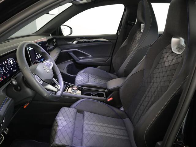 Volkswagen TIGUAN 1.5 eHybrid R-Line Edition 204 pk Automaat (DSG) | Verlengde garantie | Navigatie | Panoramadak | Trekhaak (wegklapbaar) | Parkeersensoren (Park assist) | Rondomzicht camera | R-Line |