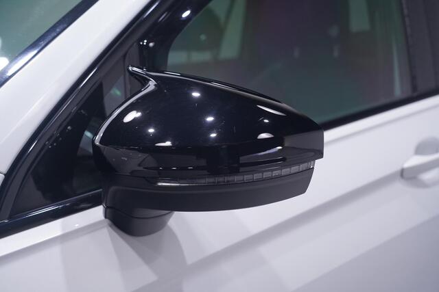 Volkswagen TIGUAN 1.5 TSI ACT Highline Business R NAP 2e eigen. 2xR-Line Navigatie APPLE-Carplay 21"-lmv PDC v+a Panodak inparkeerhulp DAB ontvangst LED-verlichting stoelverwarming side-steps
