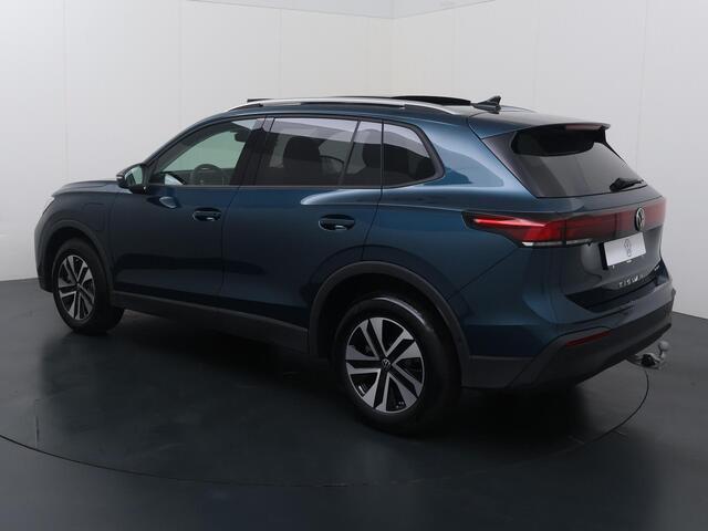 Volkswagen TIGUAN 1.5 eHybrid Life Edition | 204 PK | SoH 99% | Trekhaak | Panoramadak | Area view 360 | Stoelverwarming | Virtual pedal achterklep |