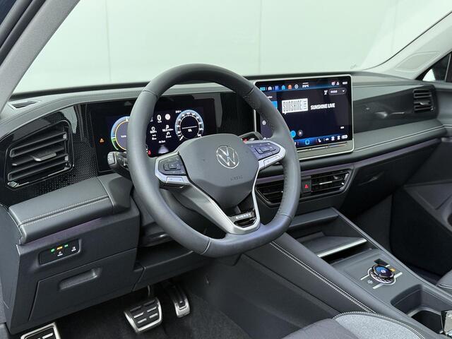 Volkswagen TIGUAN 1.5 eHybrid Life Edition | 204 PK | SoH 99% | Trekhaak | Panoramadak | Area view 360 | Stoelverwarming | Virtual pedal achterklep |
