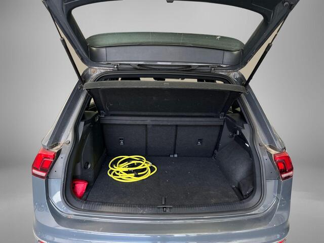 Volkswagen TIGUAN 1.4 TSI 245pk DSG eHybrid R-Line Business · Apple/Android Car Play · Wegklapbare Trekhaak · Alarm · Dodehoek Detectie · Stoel-& Stuurverwarming · 19'' Inch ·