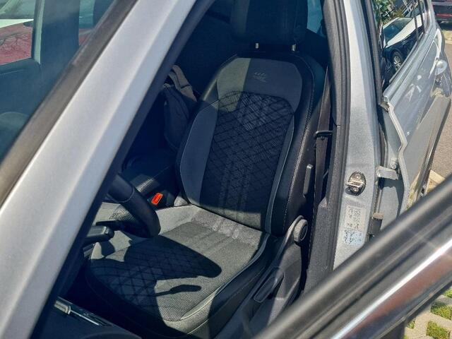 Volkswagen TIGUAN 1.4 TSI eHybrid R-Line Business+