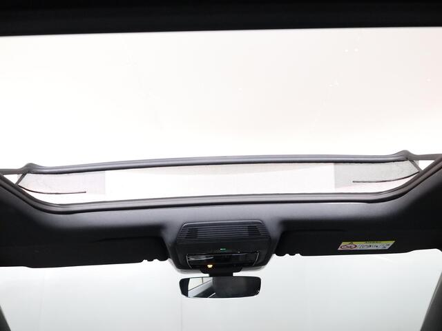 Volkswagen TIGUAN 1.5 eHybrid R-Line Edition 272 pk Automaat (DSG) | Verlengde garantie | Navigatie | Panoramadak | Trekhaak (wegklapbaar) | Achteruitrijcamera | Lederen bekleding | Stoelverwarming/ventilatie | R-Line |