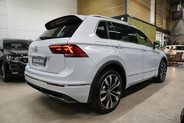 Volkswagen TIGUAN 2.0 TSI 4Motion 220PK 3x R-Line * Pano - Dynaudio - 360° Cam - Leder - Memory - Keyless - White Silver *
