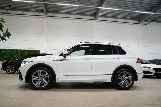 Volkswagen TIGUAN 1.5 TSI R-Line * Pano - Leder - Memory - IQ Light - Camera - Keyless - ACC - Blind Spot - Sfeer *