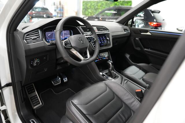 Volkswagen TIGUAN 1.5 TSI R-Line * Pano - Leder - Memory - IQ Light - Camera - Keyless - ACC - Blind Spot - Sfeer *