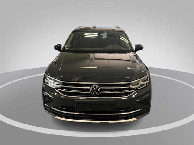 Volkswagen TIGUAN 1.4 TSI eHybrid 245pk DSG Life Business · 360 Camera · Inklap. Trekhaak · Keyless · Stuur- & Stoelverwarming · Elek. Achterklep · Dodehoeksensor ·