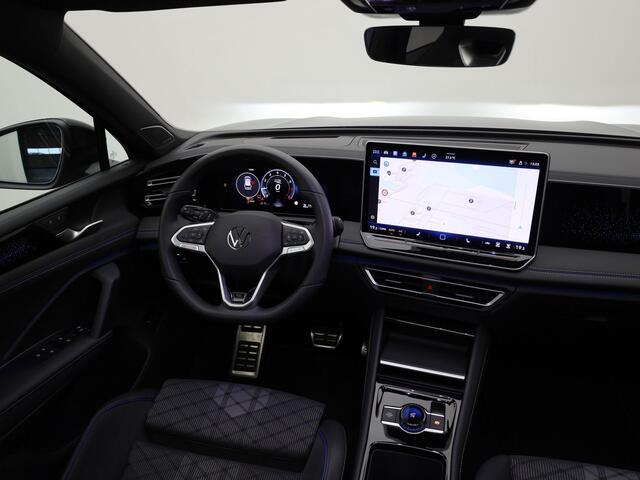 Volkswagen TIGUAN 1.5 eTSI R-Line Edition | Panodak | Trekhaak wegkl. | Harman/Kardon | 360 Camera | Side Assist | Keyless | Prijs Rijklaar!!