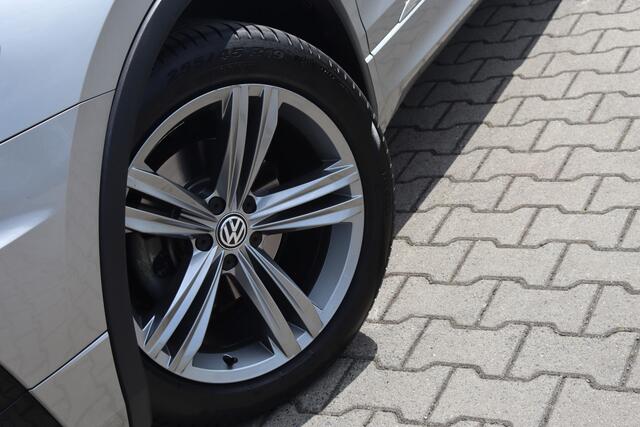 Volkswagen TIGUAN 1.4 TSI R-Line | Pano | Trekhaak | Winter Pakket |