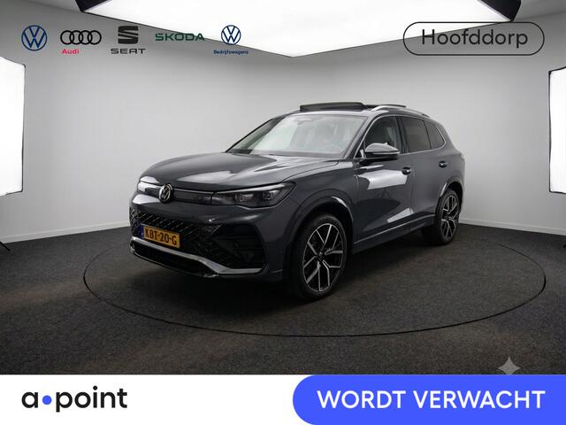 Volkswagen TIGUAN 1.5 eHybrid R-Line Edition 272 pk Automaat (DSG) | Navigatie via App | Panoramadak | Trekhaak (wegklapbaar) | Parkeersensoren (Park assist) | Achteruitrijcamera | Keyless | R-Line |