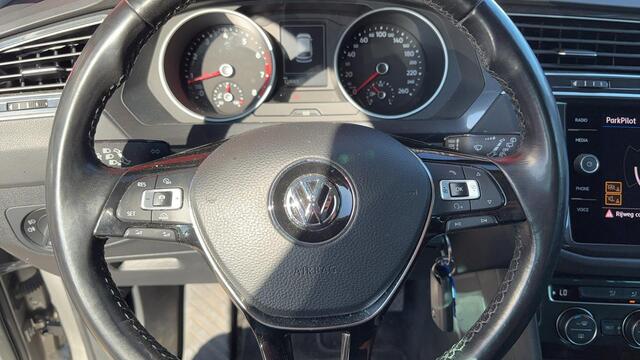 Volkswagen TIGUAN 1.4 TSI Comfortline Business TREKHAAK / CARPLAY / NAVI / CLIMA / PDC / BLUETOOTH / CRUISE / NL-AUTO