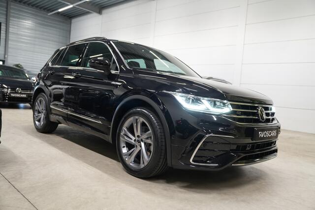 Volkswagen TIGUAN 1.5 TSI R-Line * Trekhaak - IQ Light - Virtual - Camera - Sfeer - ACC - Lane - Blind Spot - App *