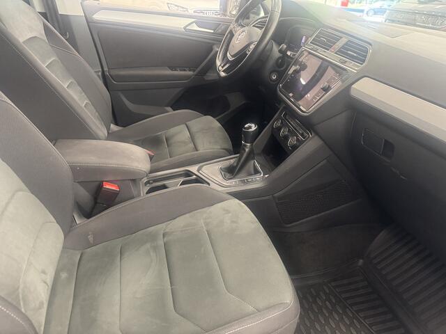 Volkswagen TIGUAN 1.5 TSI ACT R-Line / NAVI / VIRTUAL / ADAPTIVE CC