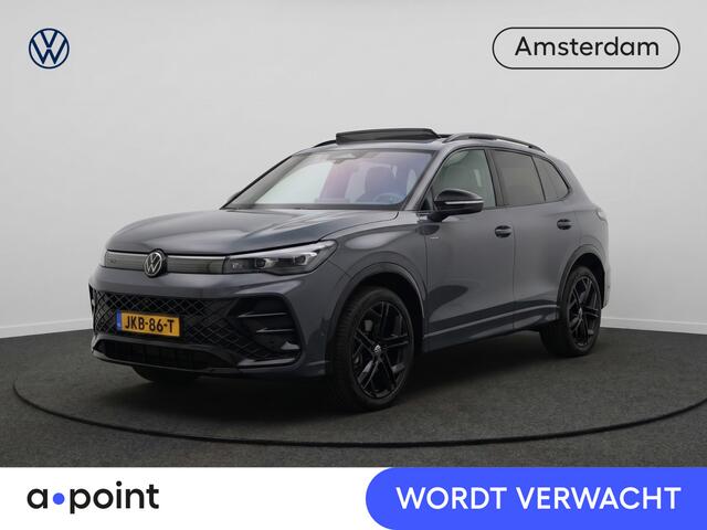 Volkswagen TIGUAN 1.5 eHybrid R-Line Edition 204 pk Automaat (DSG) | Verlengde garantie | Navigatie | Panoramadak | Trekhaak (wegklapbaar) | Parkeersensoren (Park assist) | Rondomzicht camera | Black Style pakket | R-Line |