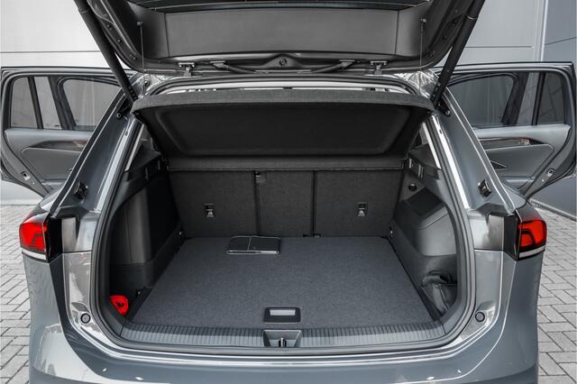 Volkswagen TIGUAN 1.5 eHybrid 30 Year Ed Style Pano IQ Winterpack 360° Elek Trekhaak ACC