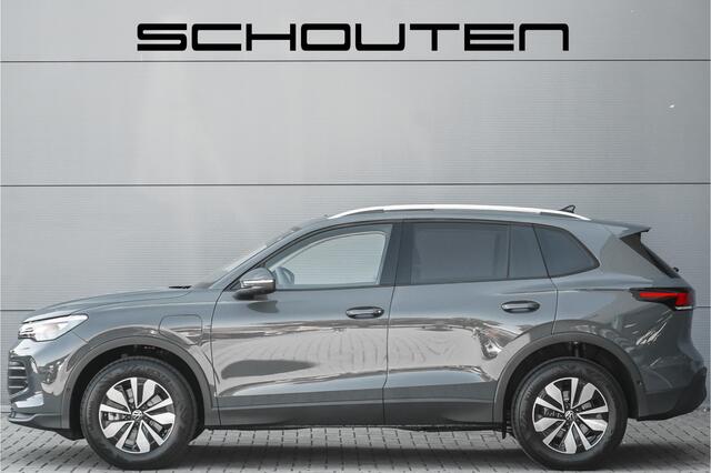 Volkswagen TIGUAN 1.5 eHybrid 30 Year Ed Style Pano IQ Winterpack 360° Elek Trekhaak ACC