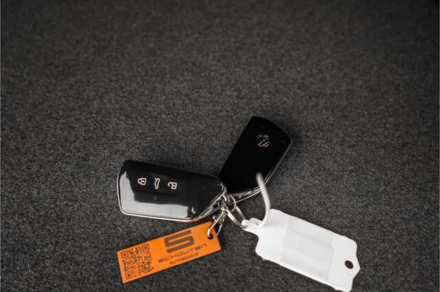 Volkswagen TIGUAN 1.5 eHybrid 30 Year Ed Style Pano IQ Winterpack 360° Elek Trekhaak ACC
