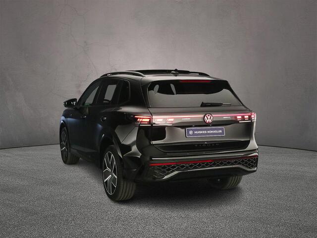 Volkswagen TIGUAN R-Line Edition 1.5 TSI eHybrid 272pk DSG Automaat Trekhaak, Black style, Panoramadak, Adaptive cruise control, Achteruitrijcamera, Elektrische achterklep