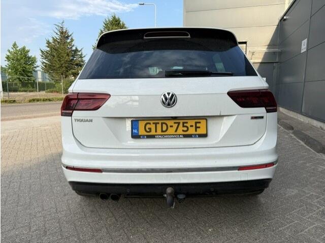Volkswagen TIGUAN 2.0 TSI 4M. Highline Business R-Line | Pano | Trekhaak | Velours | Adaptieve Cruise