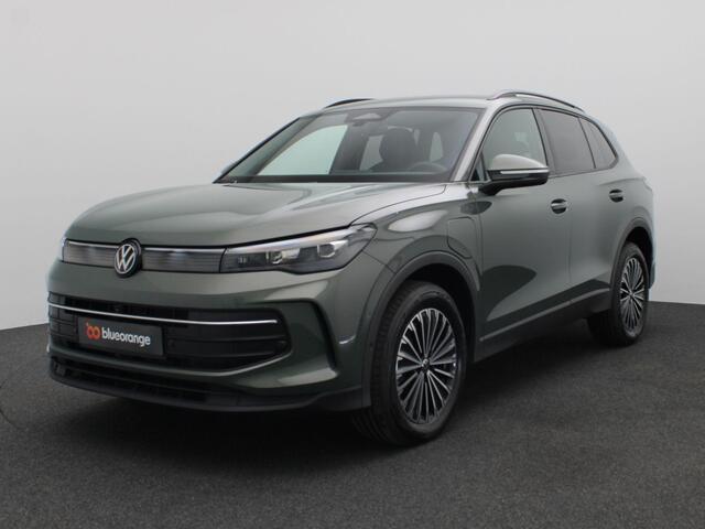 Volkswagen TIGUAN 1.5 eHybrid Life Edition 204PK DSG Trekhaak, 360gr. Camera, Zwarte hemelbekleding, 18" LM Velgen, Navi via Apple Carplay/Android Auto, Keyless, Elektr. Achterklep, Side Assist