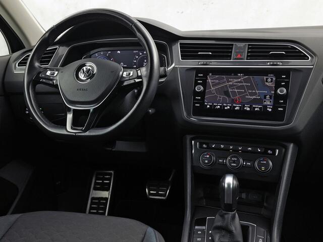 Volkswagen TIGUAN 1.5 TSI ACT Highline 150Pk Automaat (VIRTUAL COCKPIT, APPLE CARPLAY, GROOT NAVI, CAMERA, STOELVERWARMING, SPORTSTOELEN, GETINT GLAS, ADAPTIVE CRUISE, NIEUWSTAAT)