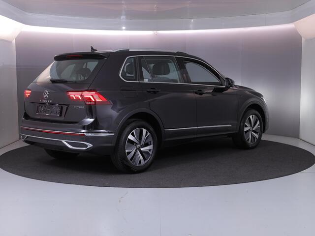Volkswagen TIGUAN 1.4 TSI eHybrid Elegance 245 pk Automaat (DSG) | Navigatie | Parkeersensoren (Park assist) | Rondomzicht camera | Matrix LED koplampen | Head-up display | Autom. airco (3 zones) |