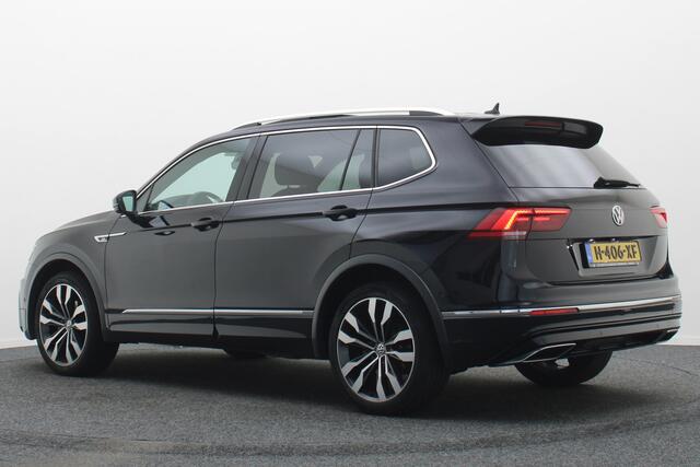 Volkswagen TIGUAN Allspace 1.5 TSI Highline Business R 7p. Panoramadak, Keyless, ACC, Trekhaak, Apple Carplay, Camera, 20"