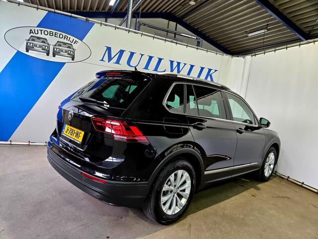 Volkswagen TIGUAN 1.5 TSI Comfortline Business / Panoramadak / Leder / NL Auto