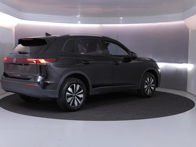 Volkswagen TIGUAN Limited Edition 1.5 eHybrid 150 kW / 204 PK SUV 6 Stoelverwarming | Trekhaak | 360 camera