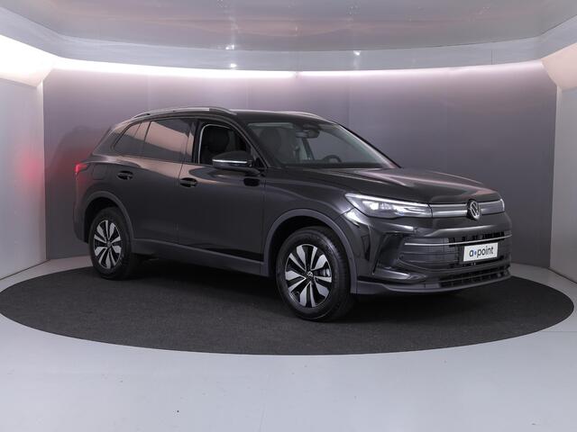 Volkswagen TIGUAN Limited Edition 1.5 eHybrid 150 kW / 204 PK SUV 6 Stoelverwarming | Trekhaak | 360 camera