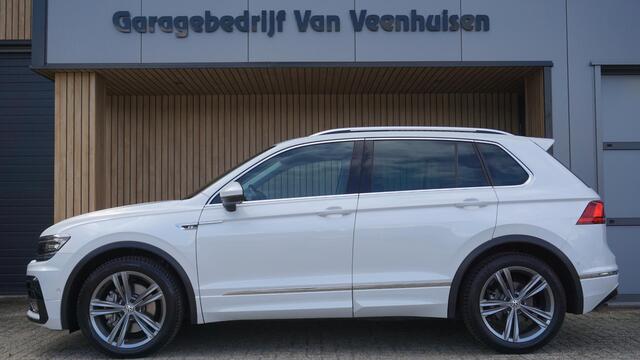Volkswagen TIGUAN 2.0 TSI 180pk DSG 4Motion 2x R-Line & Highline Pano.Dak Exclusive-Leder Trekhaak 19inch LM Virtual Cockpit *1e Eigenaar* NL Auto!