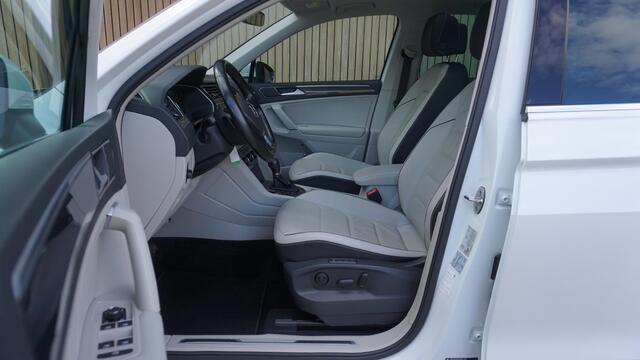 Volkswagen TIGUAN 2.0 TSI 180pk DSG 4Motion 2x R-Line & Highline Pano.Dak Exclusive-Leder Trekhaak 19inch LM Virtual Cockpit *1e Eigenaar* NL Auto!