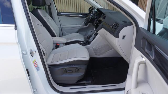 Volkswagen TIGUAN 2.0 TSI 180pk DSG 4Motion 2x R-Line & Highline Pano.Dak Exclusive-Leder Trekhaak 19inch LM Virtual Cockpit *1e Eigenaar* NL Auto!