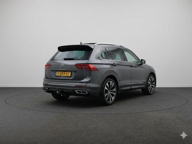 Volkswagen TIGUAN 1.5 TSI R-Line Business+ 150PK DSG | Panorama dak | Zwenkbare trekhaak 1800KG | Achteruitrijcamera |