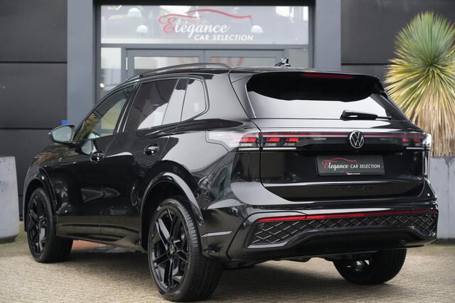 Volkswagen TIGUAN 1.5 eHybrid R-Line | 272PK | Pano | Trekhaak | 360° VW TIGUAN 1.5 e-Hybrid PHEV R-Line 272 PK, Plug-in hybride aandrijving, Panoramadak, Head-Up Display, 360° camera, adaptieve cruise control, stoelverwarming en trekhaak