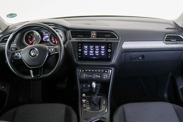 Volkswagen TIGUAN Allspace 1.5 TSI Comfortline 7-Persoons Trekhaak, ACC, Apple Carplay/ Android Auto, LED, Stoel Verwarming, Keyless, Navigatie,