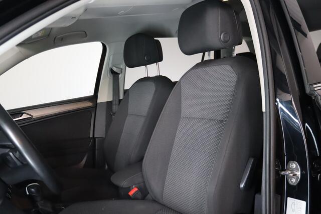 Volkswagen TIGUAN Allspace 1.5 TSI Comfortline 7-Persoons Trekhaak, ACC, Apple Carplay/ Android Auto, LED, Stoel Verwarming, Keyless, Navigatie,
