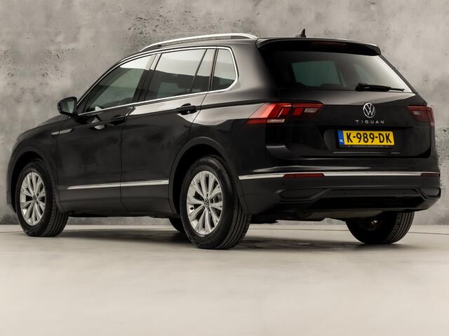 Volkswagen TIGUAN 1.5 TSI Life Sport 150Pk Automaat (VIRTUAL COCKPIT, APPLE CARPLAY, CLIMATE, KEYLESS, STOELVERWARMING, SPORTSTOELEN, GETINT GLAS, ELEK ACHTERKLEP, ALCANTARA, NIEUWE APK, NIEUWSTAAT)