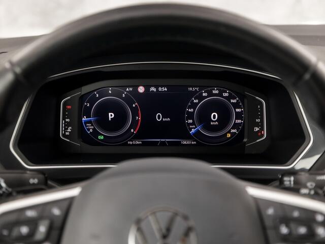 Volkswagen TIGUAN 1.5 TSI Life Sport 150Pk Automaat (VIRTUAL COCKPIT, APPLE CARPLAY, CLIMATE, KEYLESS, STOELVERWARMING, SPORTSTOELEN, GETINT GLAS, ELEK ACHTERKLEP, ALCANTARA, NIEUWE APK, NIEUWSTAAT)