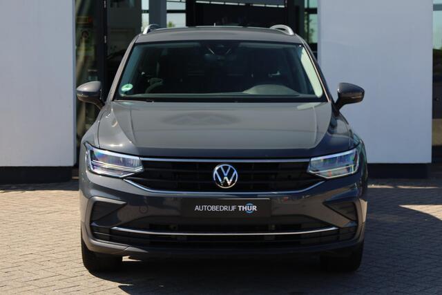 Volkswagen TIGUAN 1.4 TSI eHybrid R-Line Business+ SOH 93,6% | 245PK / 180kW DSG, Wegklapbare trekhaak, achteruitrijcamera (Rear View), dodehoekdetectie (Side Assist), 18" 'Nizza' LMV met 4 seizoenenbanden, elektrische achterklep (Easy Open), keyless go & entry, alarm klasse III, verwarmbare voorstoelen, verwarmbaar multifunctioneel lederen stuurwiel, parkeersensoren voor en achter (PDC), Apple Carplay & Android Auto, navigatie, DAB+, elektrisch verstel-, verwarm- en inklapbare buitenspiegels (spiegel pakket), digital cockpit pro, licht- en regensensor etc.
