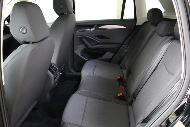 Volkswagen TIGUAN 1.5 eTSI Automaat Navigatie | Trekhaak | Stoelverwarming | Lichtmetalen velgen